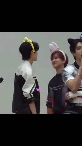 Theyre in their own world 😭💗 #seungbin #changbin #seungmin #straykids #skz 