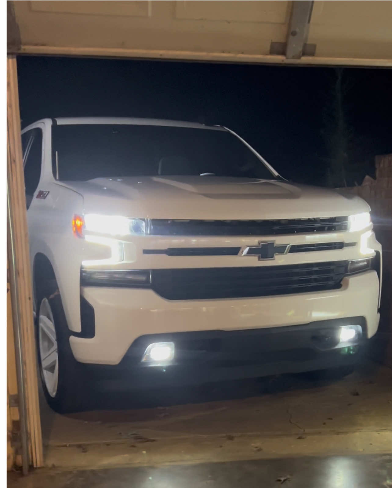 Asi Nomas #trokastumbadas #chevysilverado #trokasperronas #cheyenne #fyppppppppppppppppppppppp 