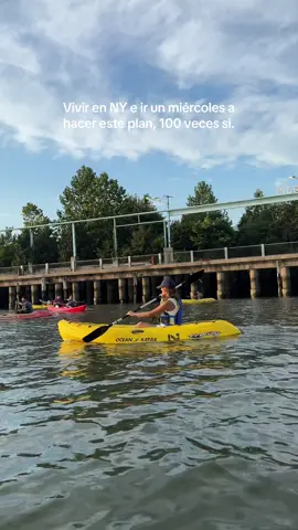 This on a Wednesday 😍✌🏽 Encontré una nueva actividad favorita🫶🏽✨ #nyc #kayak #fyp #life #manhattan 