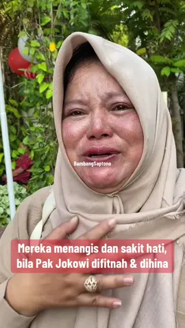 Mereka menangis dan sakit hati bila Pak Jokowi difitnah dan dihina. #fyp #jokowi 