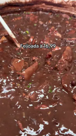 Hoje tem feijoada aqui na Marmitaria Sabor e Encanto. Peça a sua 45991429898 entrega grátis para Toledo. #comida #feijoada #marmitaria 