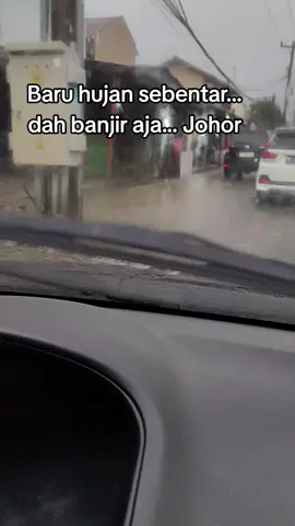 24Agustus2025 Hujan bentar dah banjir aja.. Hmm.... #medan #banjir #fyp #hujan #binjai 