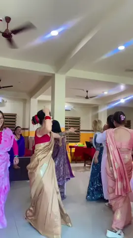 नाच्नमन अत्ति लाग्ने तर  नाच्न न सक्ने मै पर्छु होला यो समाजमा#teejspecial#darprogramwithfriends#foryou#foyoupage @एलिजा बुढा मगर @Maisaab Collection @kristi🥰❤️ 