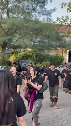 HALLO SOBAT TANAM TUWUH🔥 kali ini kami Tanam Tuwuh Provinsi dan Ketua dari Tanam Tuwuh Badung menghadiri pembukaan @Pedungan Village Festival pada tanggal 22 Agustus 2025 #giriprasta #tanamtuwuhbali #mudaberdampak #bergerakbersamamembantusesama 