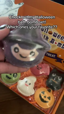 Check out this super cute bath bomb set 😍