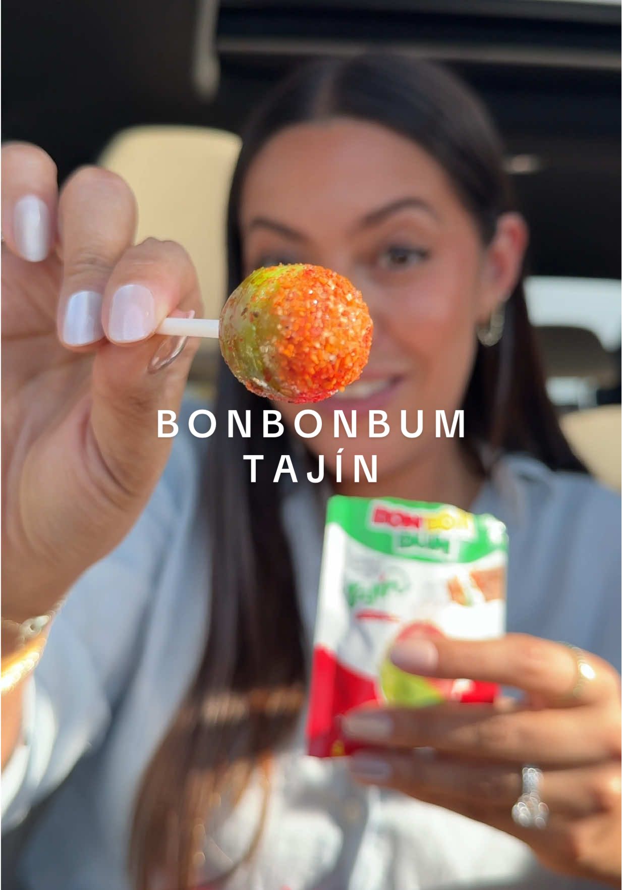 ¡No pensé que me fuera a gustar tanto! 🌶️ BonBonBum x Tajín es un must 😮‍💨🫰🏼 Lo mejor es que ya está disponible en US ✨ #bonbonbum #tajin #lollipop #colombina #tiktokshopcreatorpicks *oferta limitada