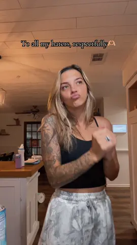 😘