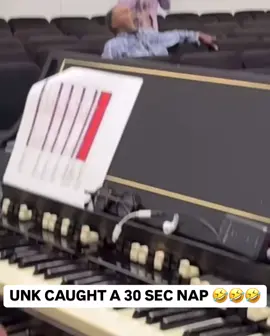 He was out🤣🤣🤣🤣🤣🤣#fypシ #fyp #sleep #churchfolk #blackchurch 