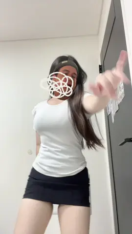 하 치마 터지겠네.;