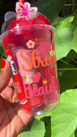 You are strong and beautiful 😍 🥰 #lippies #lipglosses #fypbeauty #motivationalquote #cutecup 