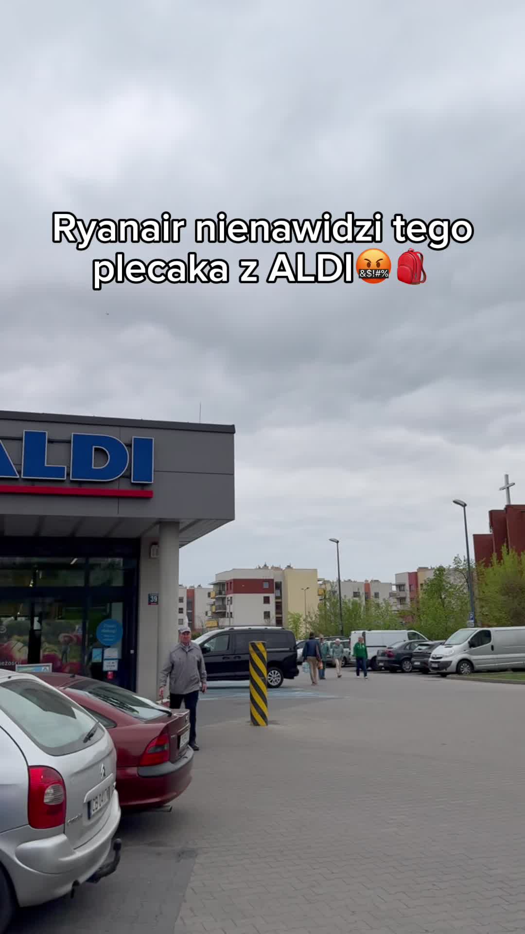 biegnijcie do aldi po ten plecak!!😳