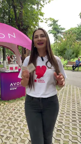🎉 Hei, Bacău! 📍 Ne vedem la Insulă! 👉 Avem super oferte cu -50% la produse AVON 💄 🔥 Și dacă vrei un job de acasă, ai ocazia să afli cum poți începe chiar acum! 📅 Când? Sambata si Duminica  📲 Scrie-mi în privat dacă vii! 💜 Nu rata șansa să te răsfeți și să câștigi bani din confortul casei tale! #AvonRomania #Bacau #Oportunitate #BusinessDeAcasa #FrumuseteSiSucces