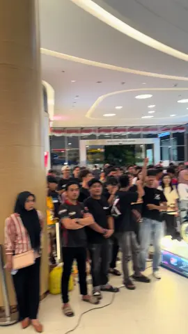 pesona laki2 setia dengan hobinya🔥🔥#fypシ #motorbike #kontes #kendari #sulawesitenggara 