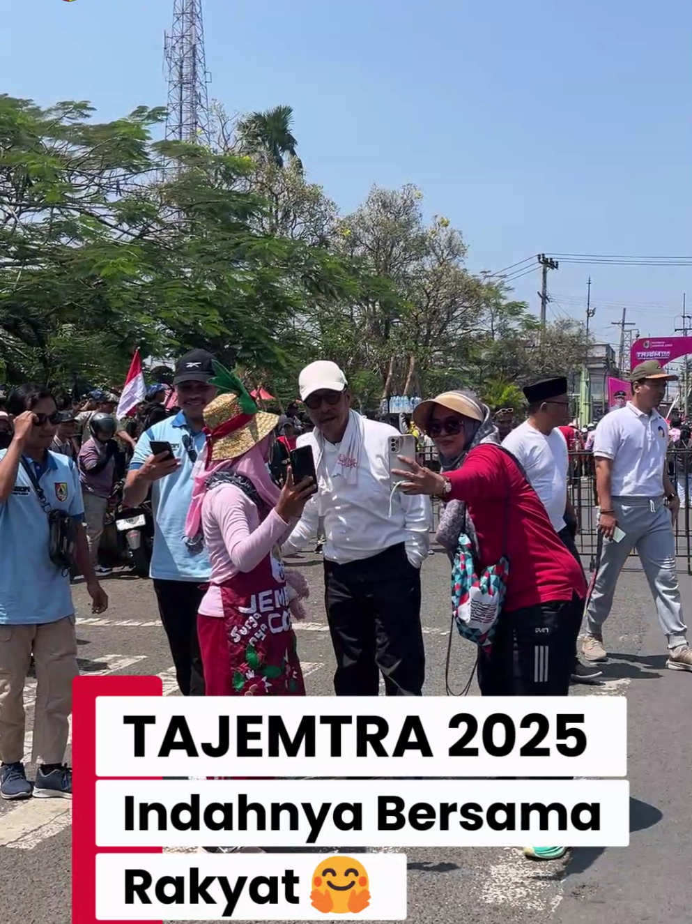 Bangga bisa hadir di Tajemtra 2025, ajang yang menjadi ruang ekspresi sekaligus penggerak semangat kebersamaan masyarakat Jember. Tajemtra bukan hanya hiburan, tapi juga wujud kreativitas, persaudaraan, dan identitas daerah yang patut kita lestarikan. #jemberbarujembermaju  #jember 