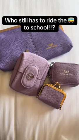 Headphone case keychain for school bags #backtoschool #schoolessentials #minitravel #headphonecase 