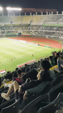 when ya tribun date? hm. #bonek #persebaya #surabaya #liga1 #fypage 