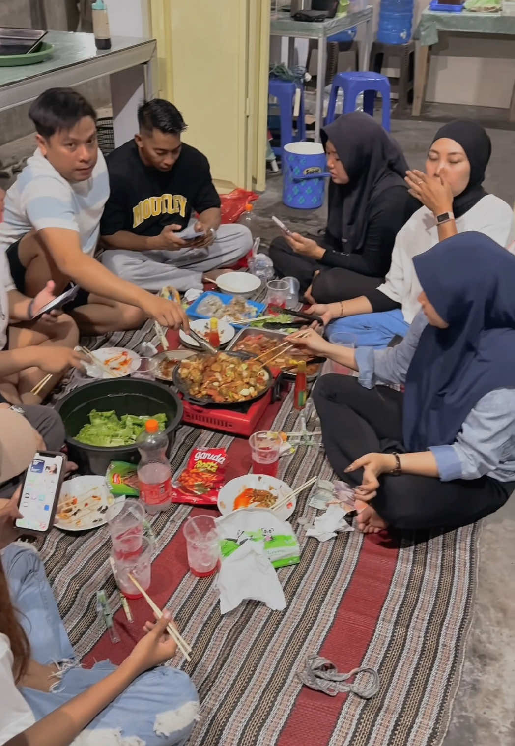 Karnafal sabrang … panggah gawe acara dewe 🤣🤣 @Rifairiaspontang @D’java wedding @Dita Silfana08 @endy_arkana mua @Ivaaaa @IM779 