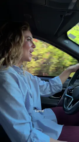 Penelope charmosa no volante rs (Alguém mais já ouviu e ignorou solenemente os clássicos “Só podia ser mulher…” ou “mulher não sabe dirigir”?) #paollaoliveira 