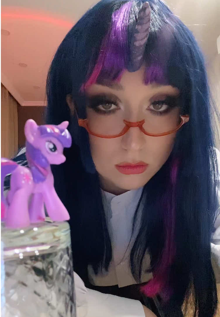 hype this little one up she is shy #mylittlepony #cosplay #mlp #mlpcosplay #twilightsparkle 