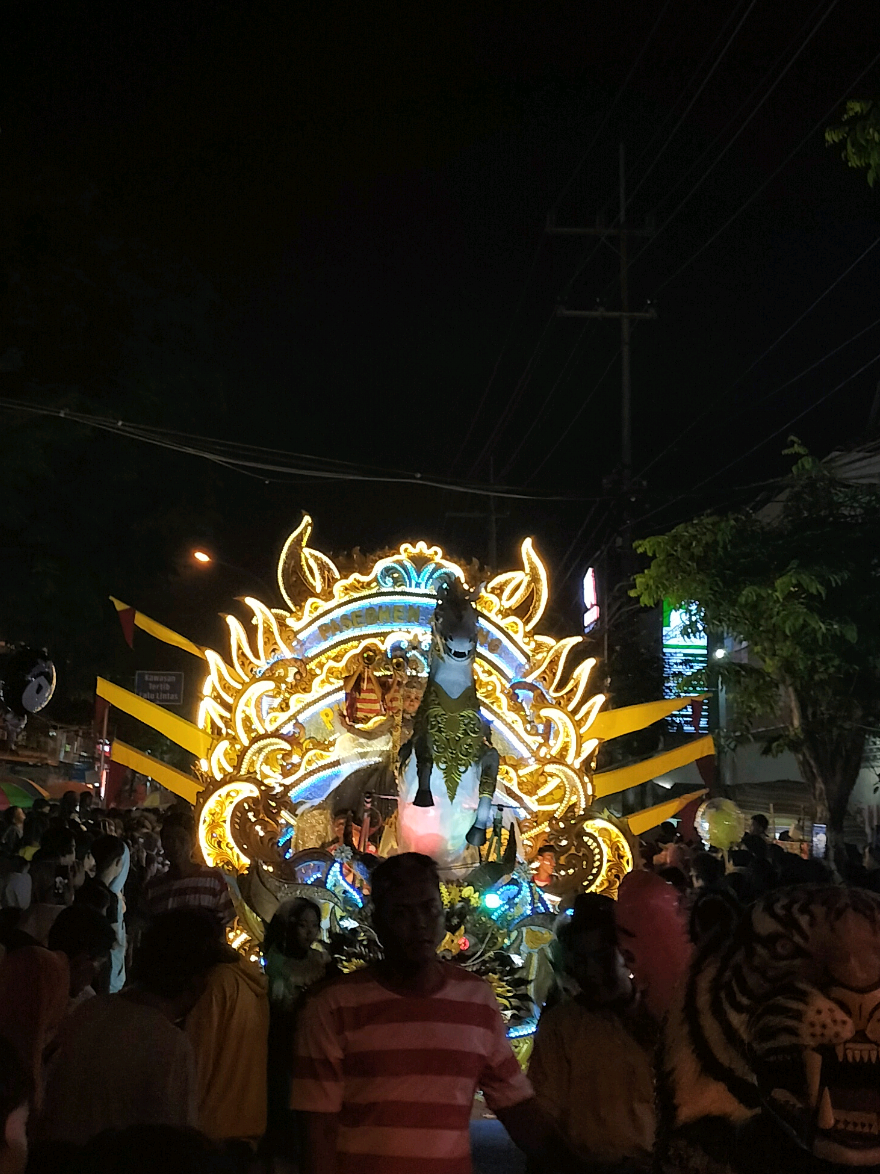 Acara musik daul se Madura yang digelar di Pamekasan pada malam Minggu 23 Agustus 2025. ada yang nonton? #musikdaulmadura #daulpamekasan #pamekasan #uldaul #macet 