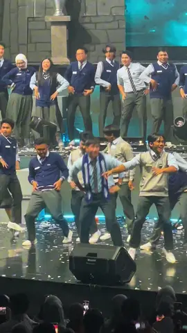KING DEO MACARENA DANCE 😎😎 @Deo @Ruangguru - Official  #deo #ruangguru #ruangguruclashofchampions #classofchampion 