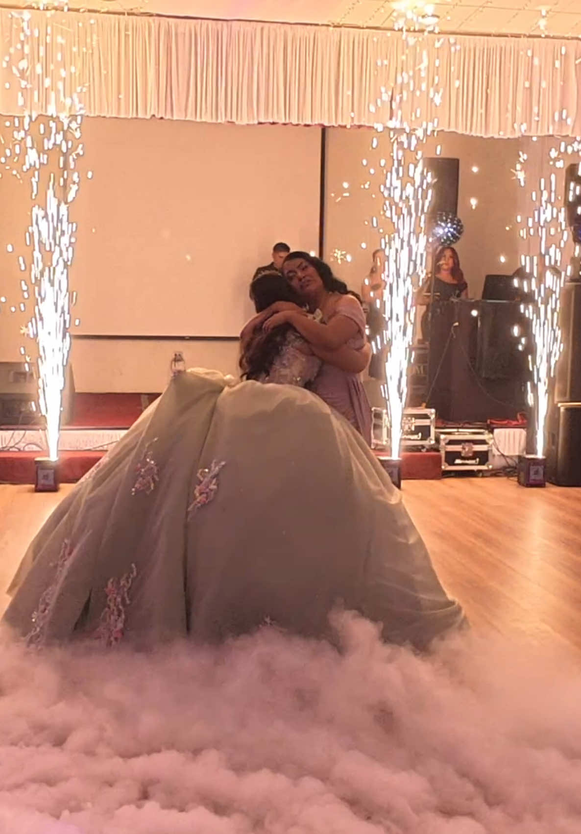 Alessia’s special quince moment with her mom had us all in tears 🩵 such a memory to cherish forever ✨ #Quinceañera #MotherDaughterMoment #Sweet15 #FamilyLove #Unforgettable 
