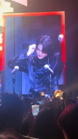 JUNGWON THE LEADERRRRR #passthemic #enhypen #enhypenlondon #walktheline #walkthelinetour 