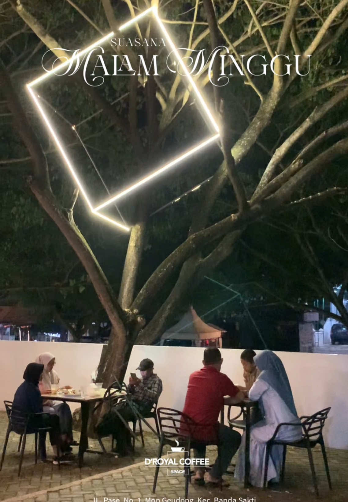 Malam mingguan di DRoyal Coffee Space 🤍🤍🤍🤍🤍 #lhokseumawe #coffeeshoplhokseumawe #fyp #kotalhokseumawe 