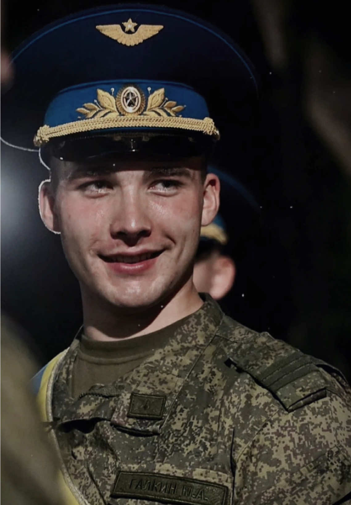 Российский военнослужащий прославился подмигиванием на параде А-80 во Вьетнаме #xuhuong #dieubinhdieuhanh #russia #vietnam #xh 