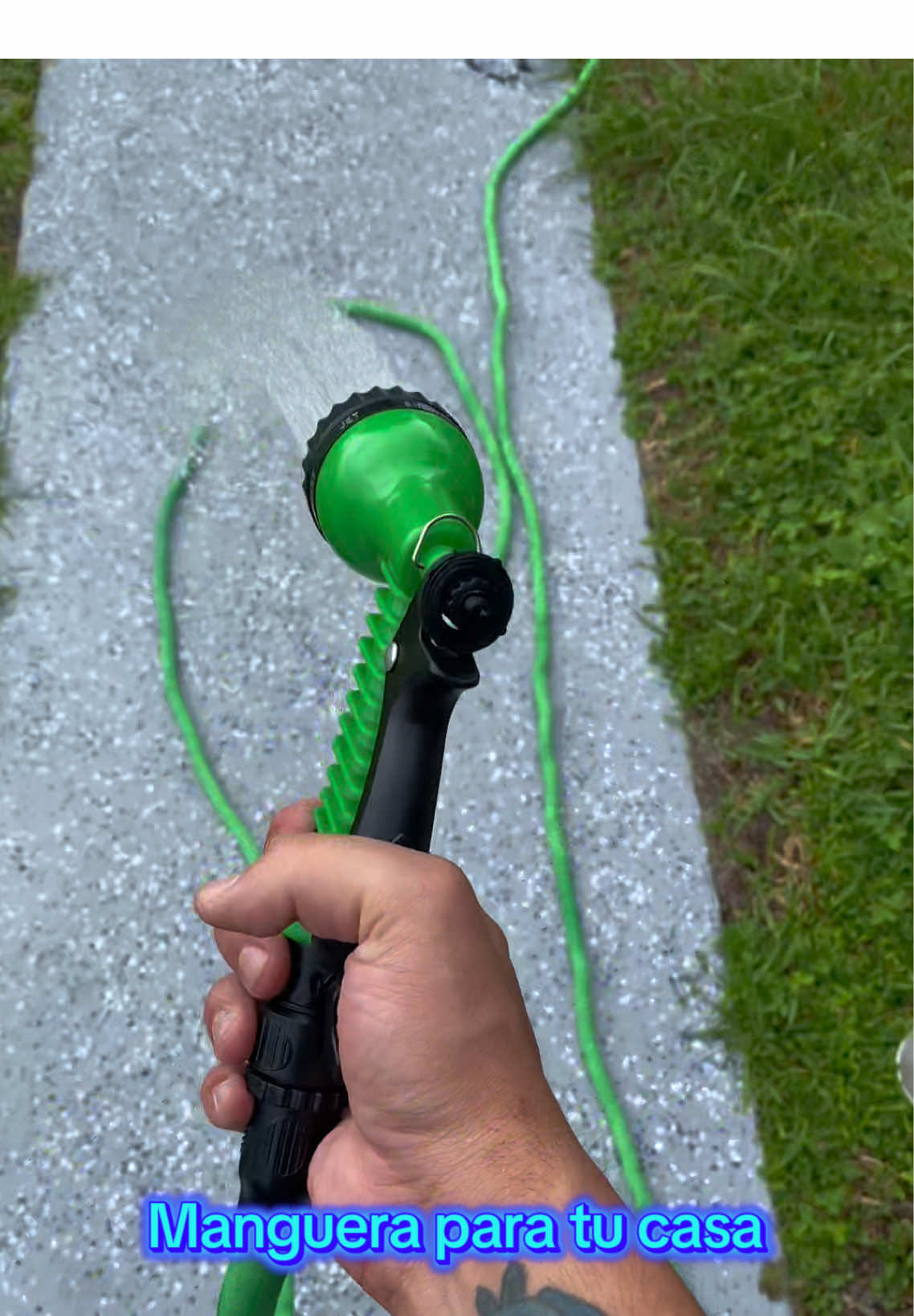 Perfecta para tu casa o lldvar donde quiera que la necesites! #chikitheproffesor #pressurewasher #manguera 