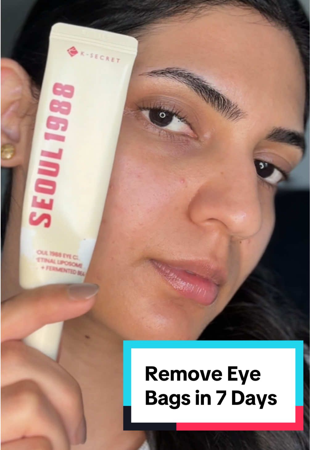 Retinal Magic for tired eyes 💛 @KSECRET GLOBAL Seoul 1988 Retinal Eye Cream 👀  ➡️ It combines a high concentration of a potent Vitamin A derivative (retinal) with brightening, hydrating and antioxidant-rich ingredients, all wrapped in a gentle, fast-absorbing texture.  ➡️It’s tailor-made for those looking to tackle signs of aging, uneven tons and dryness around the eyes— and has been crafted to suit sensitive and mature skin alike.  #ksecretglowchallenge #ksecret #seoul1988 #darkspots #kbeauty 