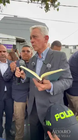 Sentidas palabras del Presidente eterno de los colombianos Álvaro Uribe Vélez, desde el parque Golfitos donde atentaron y asesinaron a Miguel Uribe Turbay. ¡Miguel nos ayude desde el cielo!