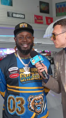 Helping @T-Pain Sell His 🛋️ @GlobalGamingLeague #comedy #music #tpain #salesman #TheSchmoandThePro 