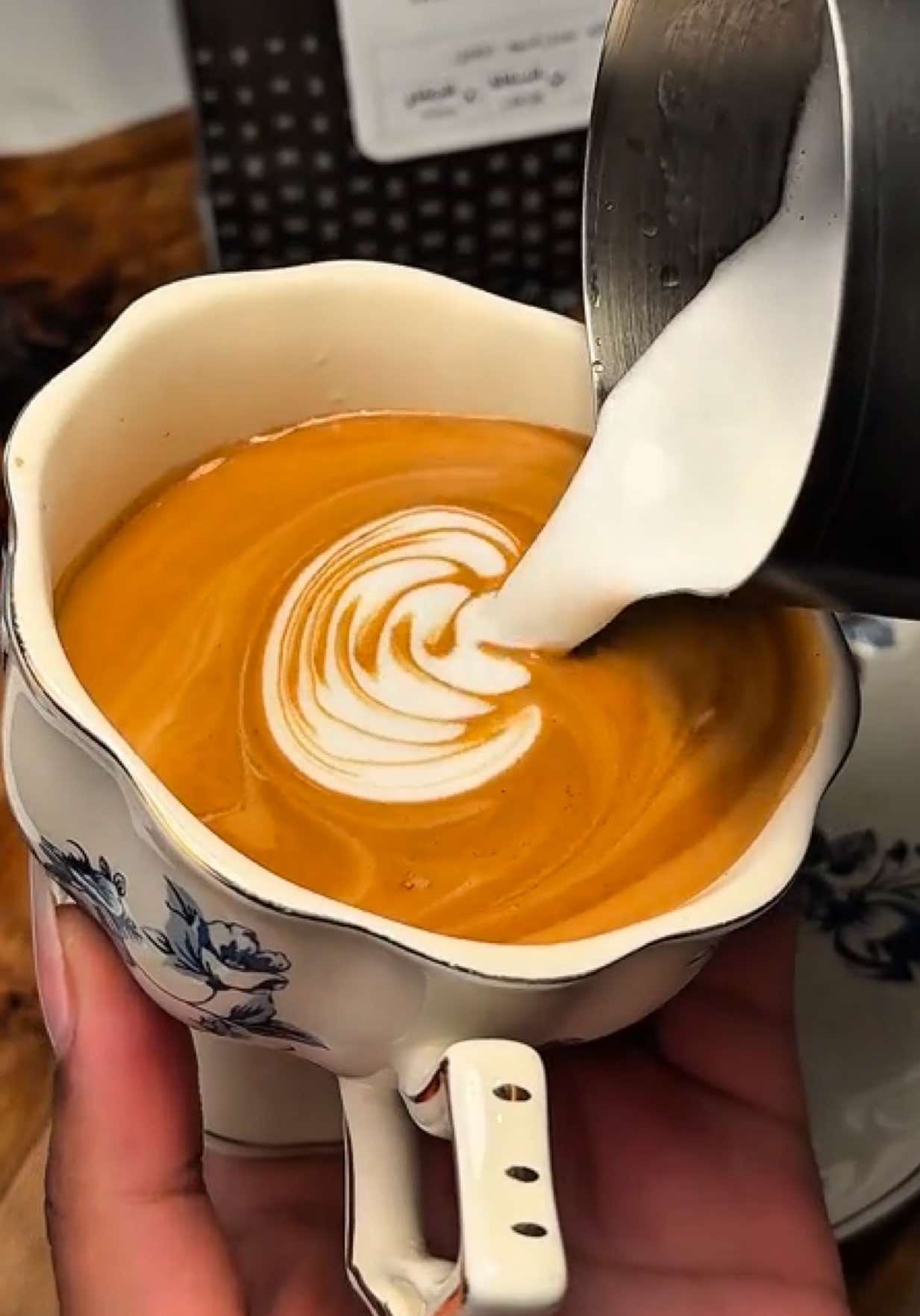 يبغالها محاصيل اكسبريسو بالمخ 😮‍💨❤️‍🔥 كود الخصم (AN77) من @Expresso 