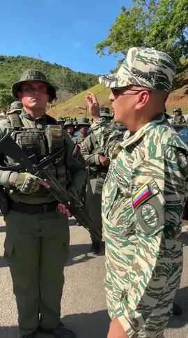 Los cuarteles del Ejército Bolivariano no son, ni han sido depósitos de droga, mucho menos se prestan para actividades ilícitas ¡El gobierno de Estados Unidos miente!, así lo expresó el Mayor General @jhernandezlarez, Comandante General del EJB.