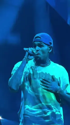 No Air, no Air #chrisbrown 