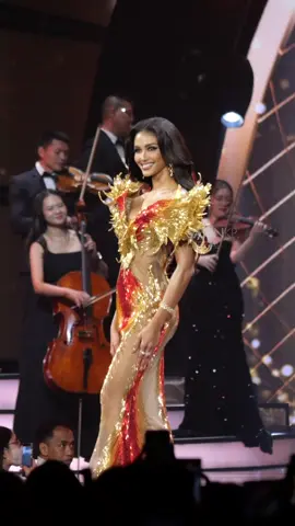 MUT2025 : Evening gown MUT Krungthep Maha Nakhon “Preaw Preawwanich”🤍✨💫 @แพรวมิสยูนิเวิร์สกรุงเทพมหานคร  . #MissUniverseThailand  #MissUniverseThailand2025 #sarinkp #แพรววนิต #แพรววนิตเรืองทอง 