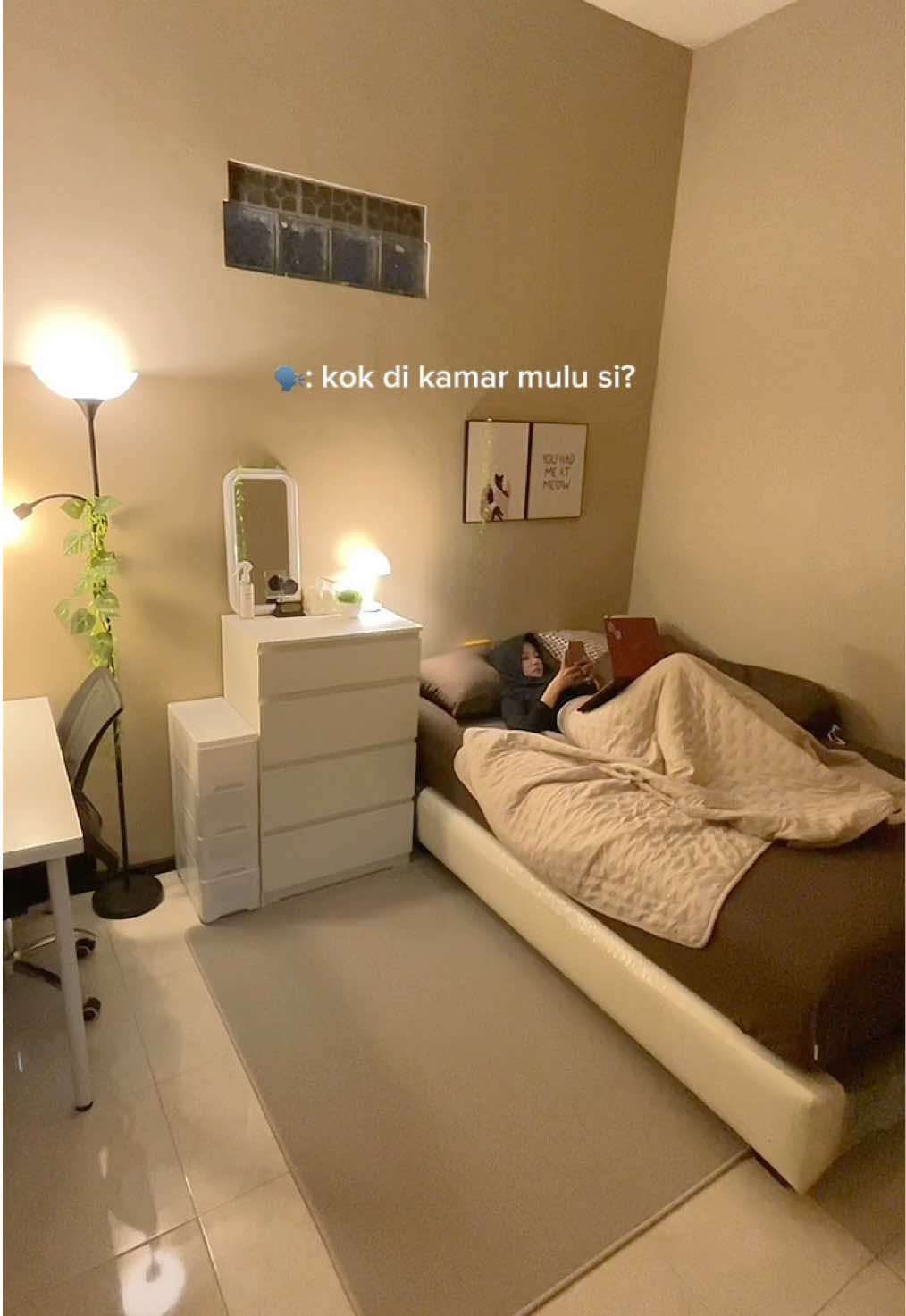 lebih betah di kamar daripada di luar, ada yang sama? #roomdecor #makeoverkamar #RoomTour #decor #aestheticvibes 