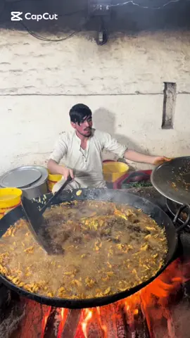 Green Chili Pakora-Peshawar Famous Pakora #Pakistanfoodieshub #localstreetfood #streetfood #Peshawar 