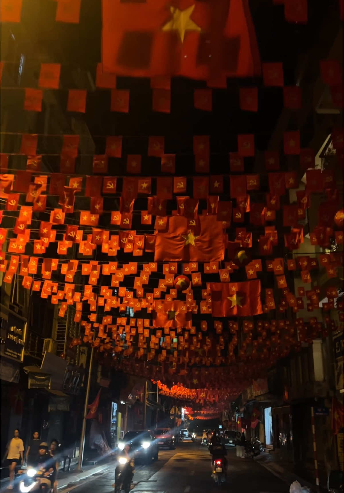 Những đoạn đường rực cờ đỏ 🇻🇳 2/9 tại Hà Nội 🫶🏻 #hanoi 