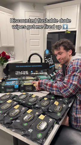 Replying to @Hussell Discounted flushable dude wipes got me fired up ⬆️ #dudewipes #wipes #wetwipes #flushablewipes #dudewipesformen @dudewipes 