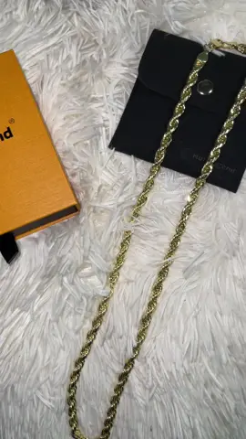 Real 14k gold plated ✨ tarnish free!  #goldropechain #ropechainnecklace #goldjewelry #14kgoldjewelry #itseliromero 