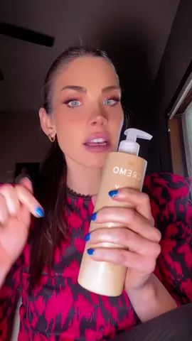 If you don’t want people stopping you asking what you’re wearing do not buy this. #cremo #cremobodywash #bodywash #showerroutine #showertok 