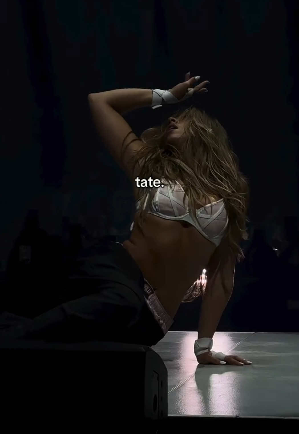 i am obsessed @tate mcrae @t8 hq  #tatemcrae #misspossessivetour #t8mcrae #misspossessivetourottawa #tatemcraetour 