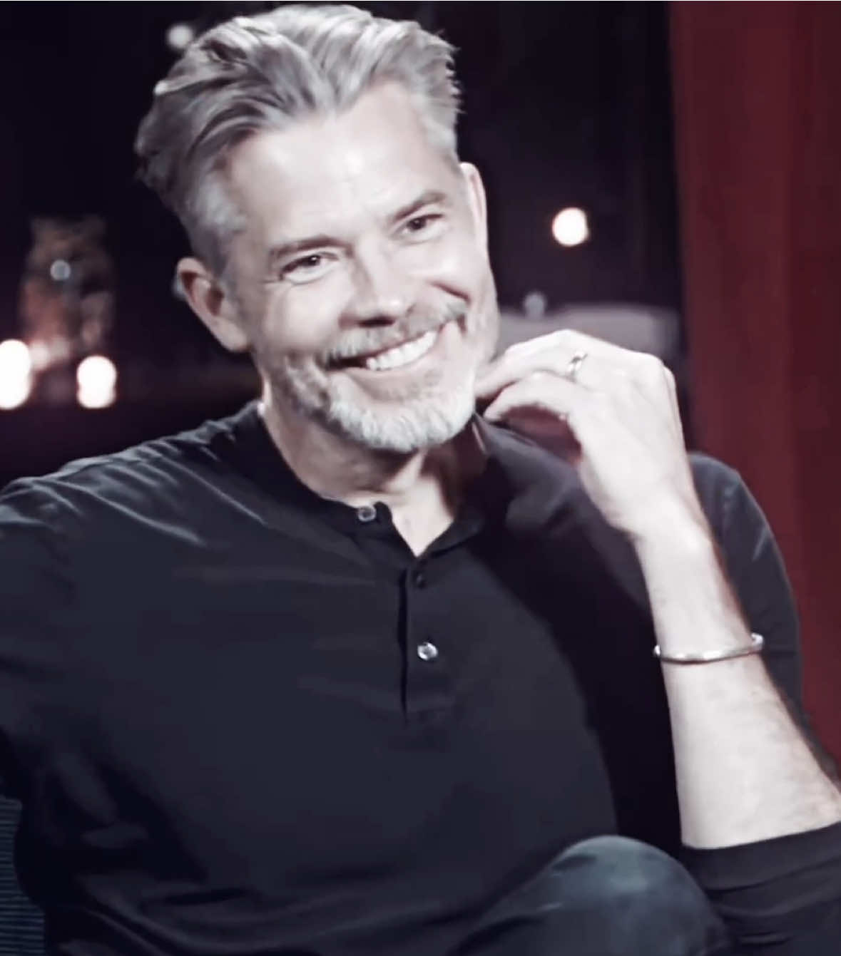 clean up on aisle MY PANTS bc omg this look on him ;; #timothyolyphant #fyp #scream #wednesday #edit  🏷️: @ᴄᴀʟ @𝙟𝙚𝙣𝙣𝙖 🎐 @ᥫ᭡ @soff. '  ;; [cc and outro creds: viiiih_editss]  [lip wm creds: mayfeiild] Timothy Olyphant edit Star Wars universe Ghostface edit Trending - timothy olyphant conan interview edit