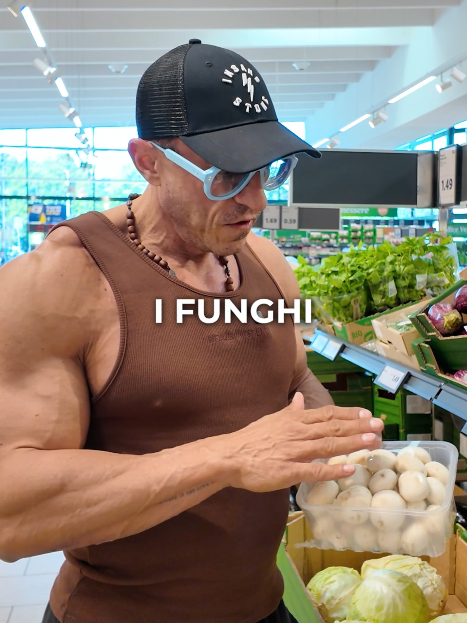 Funghi a dieta: il segreto per sazietà e leggerezza! 🍄 🥗 Per chi è a dieta, i funghi sono un vero salvavita. Hanno pochissime calorie, circa 3 grammi di proteine per 100 grammi e zero sale, rendendoli perfetti per una nutrizione sportiva equilibrata. 🍴 Versatili e leggeri, puoi usarli per condire paste fredde, arricchire insalate o come contorno. Cotti o crudi, d’estate o d’inverno, aiutano a riempirti senza appesantire. 💪 Grazie al loro basso apporto calorico e alla ricchezza di fibre, i funghi sono ideali in un percorso fitness sostenibile, sia per perdere peso che per mantenere la definizione muscolare. 🔥 Inserirli nella tua alimentazione fitness è una scelta semplice ma potente, che aumenta l’efficacia dell'allenamento e ti aiuta a controllare la fame senza rinunciare al gusto.
