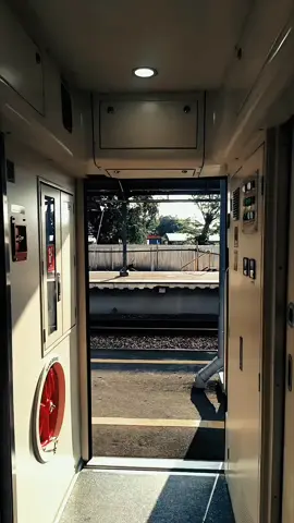 #keretaapiindonesia #tegalbahari 