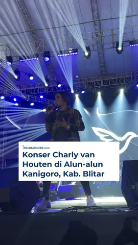 Keseruan di Alun-alun Kanigoro, Kabupaten Blitar, Sabtu, 23 Agustus 2025 bersama saat Charly van Houten. Masyarakat tumpah ruah memadati lapangan. #blitar #bicarablitar