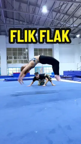 Entrenamiento para hacer Flik Flak 💪❤️ #Tutorial #parkour ##TikTokDeportes 