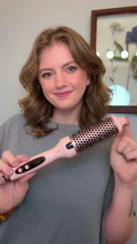 The Wavytalk Thermal Brush is a game changer for hair styling! It shortens your hair styling time, creates a GORGEOUS blowout look, and is so affordable! #wavytalkthermalbrush #blowoutbrush #hairstylingtips #blowouthair 